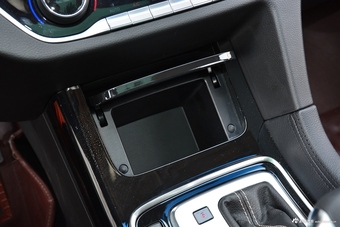 2017款宝骏560 1.5T DCT旗舰型