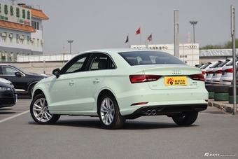 2018款奥迪A3 30周年型1.4T自动Sportback 35TFSI进取型