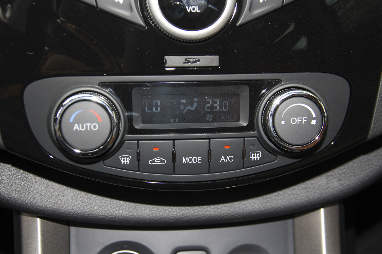 2015款海马S5 1.6L手动智能豪华型