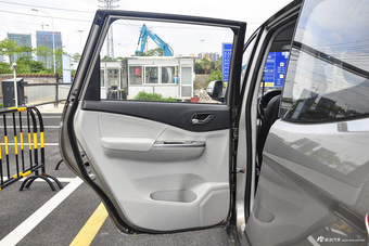 2016款风行S500 1.5L手动豪华型