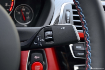 2018款宝马M4 3.0T 双离合双门轿跑车迷限量版