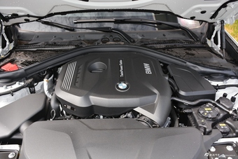 2018款宝马3系GT 2.0L自动330i xDrive M运动型