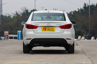 2015款绅宝D50 1.5L手动舒适超值导航版