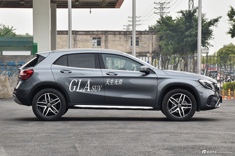 2017款奔驰GLA级 GLA200 1.6T自动时尚型