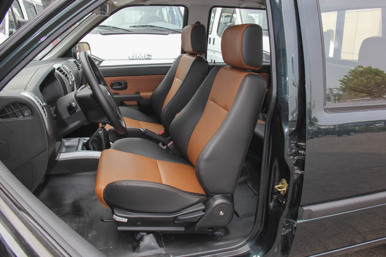 2018款宝典2.9T手动新超值柴油两驱舒适型加长货箱JX4D30B5L