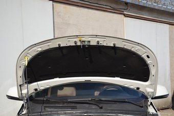 2017款北汽威旺 M50F 1.5L 手动豪华型 白色