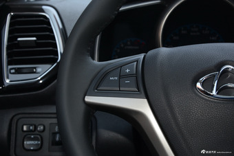 2016款长安CX70 1.6L手动豪华型