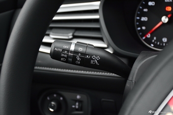 2019款荣威i5 1.5L手动4G互联朗越版