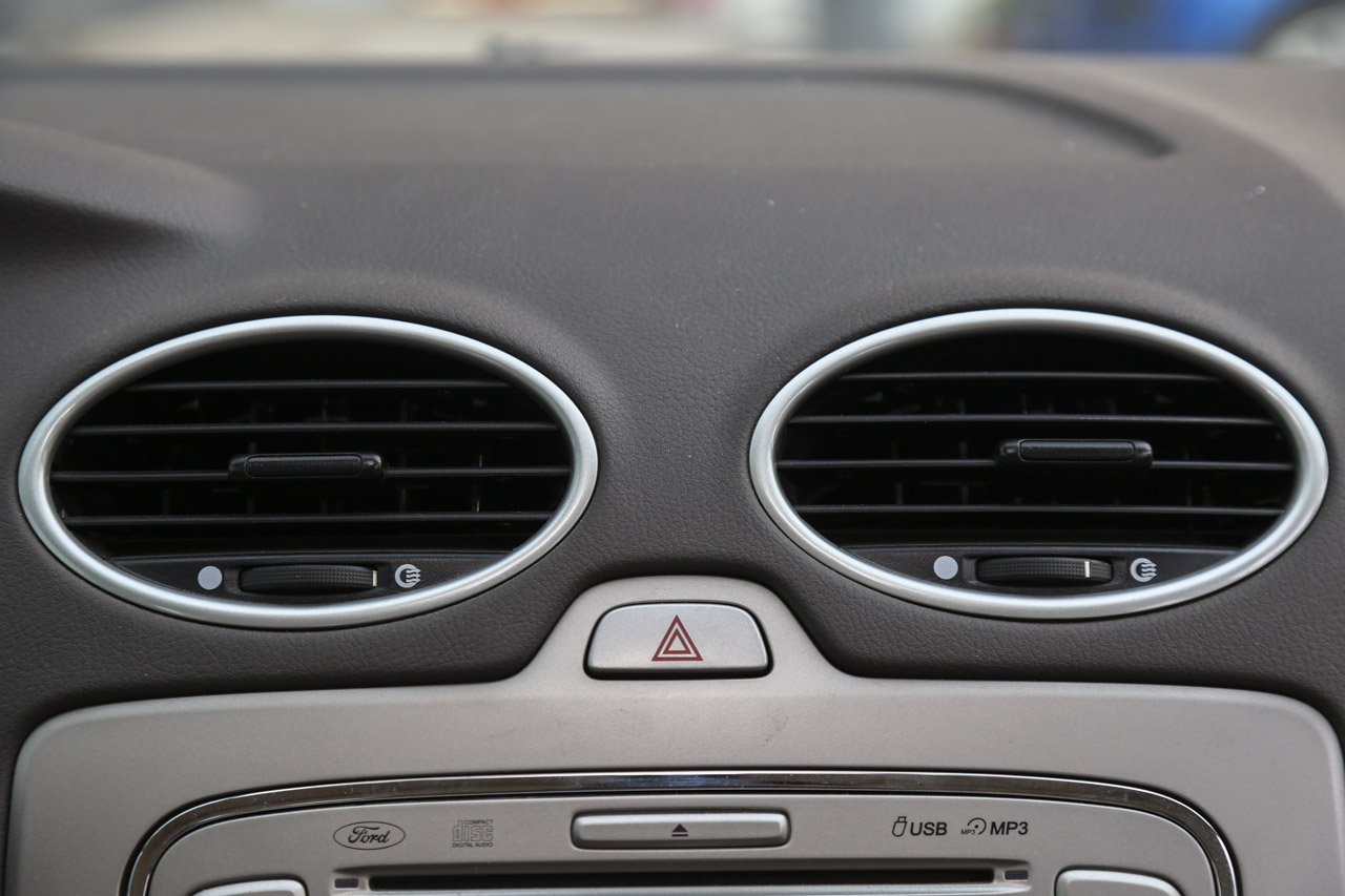 2013款福克斯两厢经典1.8L自动时尚型