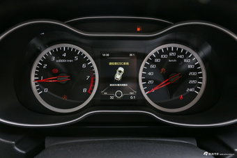 2018款奔腾X40网红版 1.6L手动互联智酷型