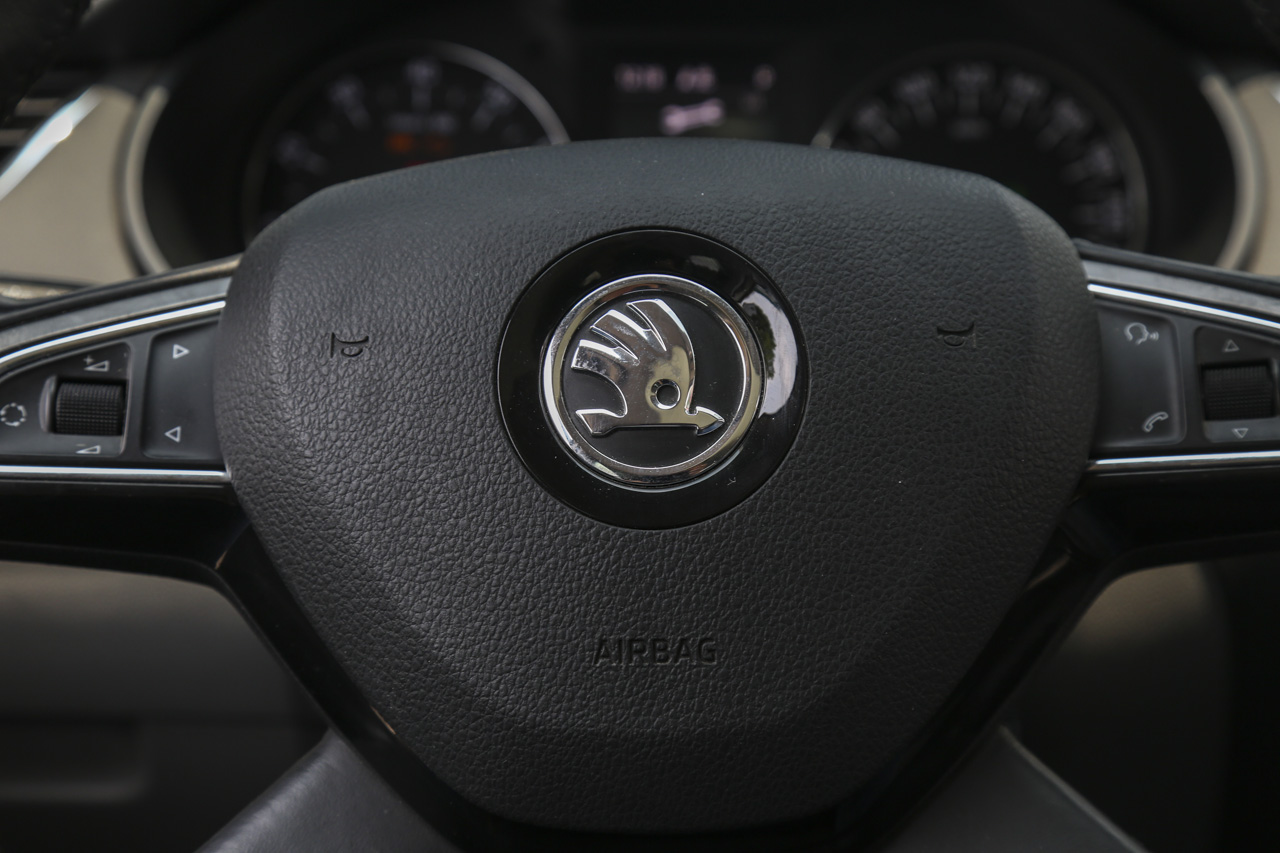 2016款明锐 1.6L手动智行版 流光金