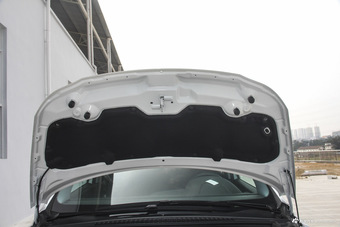 2016款标致3008 1.6THP自动经典版