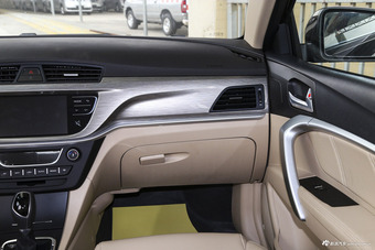 2017款吉利帝豪1.5L自动三厢百万款豪华型