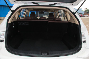 2017款宝骏560 1.5T DCT尊享型