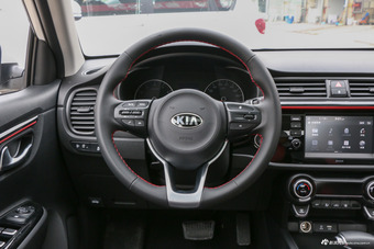 2018款起亚KX CROSS 1.6L自动灵动天窗版