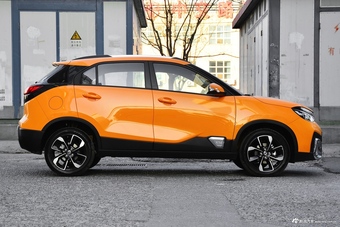 2017款风神AX4 1.6L自动潮尚型