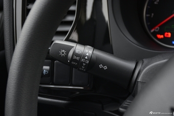 2018款欧蓝德2.0L自动两驱风尚版5座