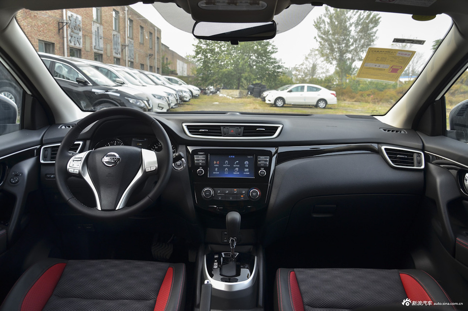 2017款逍客2.0L自动豪华版