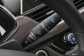 2017款宝骏310W 1.5L手动豪华型