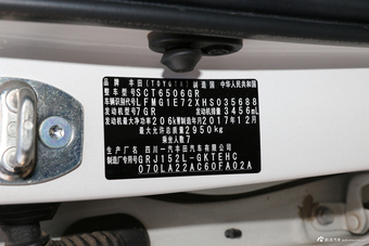 2018款普拉多3.5L自动TX-L后挂备胎