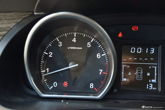 2015款众泰T600 1.5T手动豪华型 冰川白