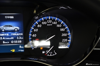 2018款启辰D60 1.6L手动智联精英版