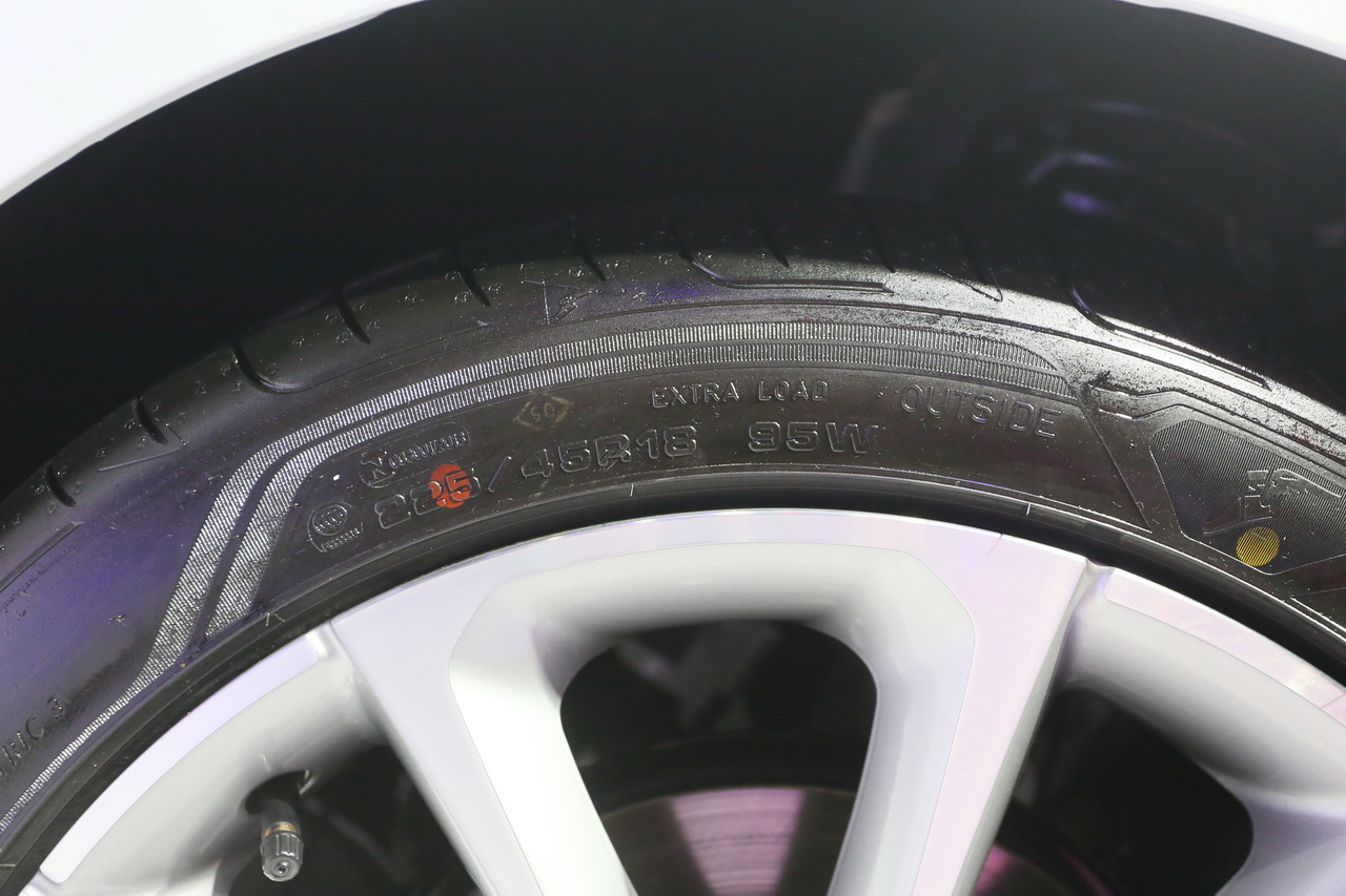 2018广州车展实拍：领克03新能源