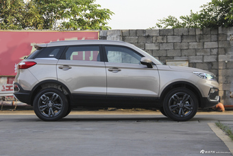 2017款猎豹CS91.5L自动风尚型 