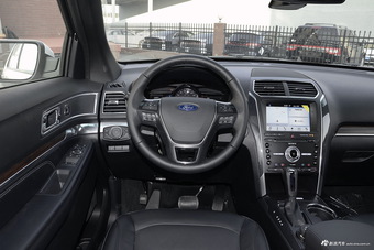 2017款探险者 2.3T自动精英版（白）