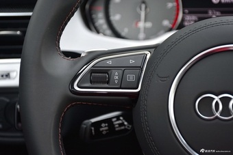 2016款奥迪S8 4.0T自动4.0TFSI quattro