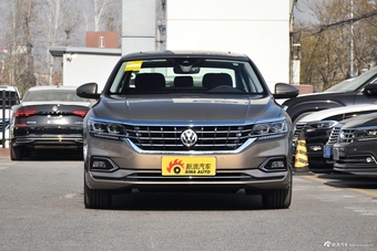 2019款帕萨特2.0T自动尊贵版380TSI 