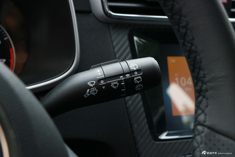 2017款名爵ZS 1.5L手动精英版 