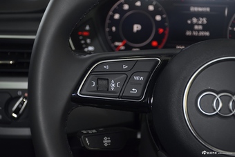 2017款奥迪A4L 2.0T自动45TFSI quattro运动型