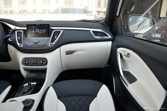 2016款DX7 1.5T自动白骑饰