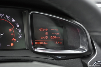 2017款DS 6 1.6T自动豪华版THP160