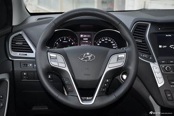 2017款现代全新胜达 2.0T 自动四驱智能型7座