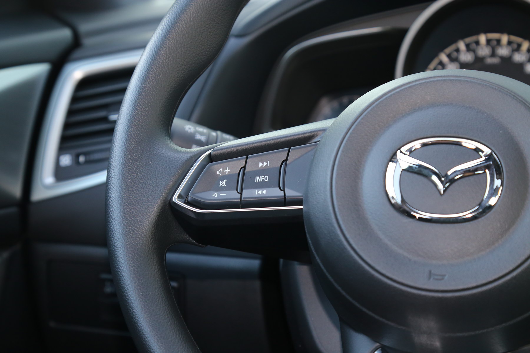 2018款马自达CX-4 2.0L自动两驱蓝天活力版