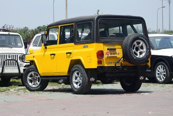 2016款BJ 212 2.0L手动方门四驱豪华型 国V