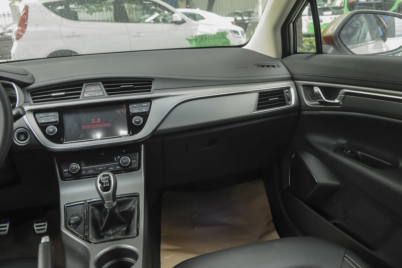 2016款帝豪GS 1.8L手动领尚型优雅版
