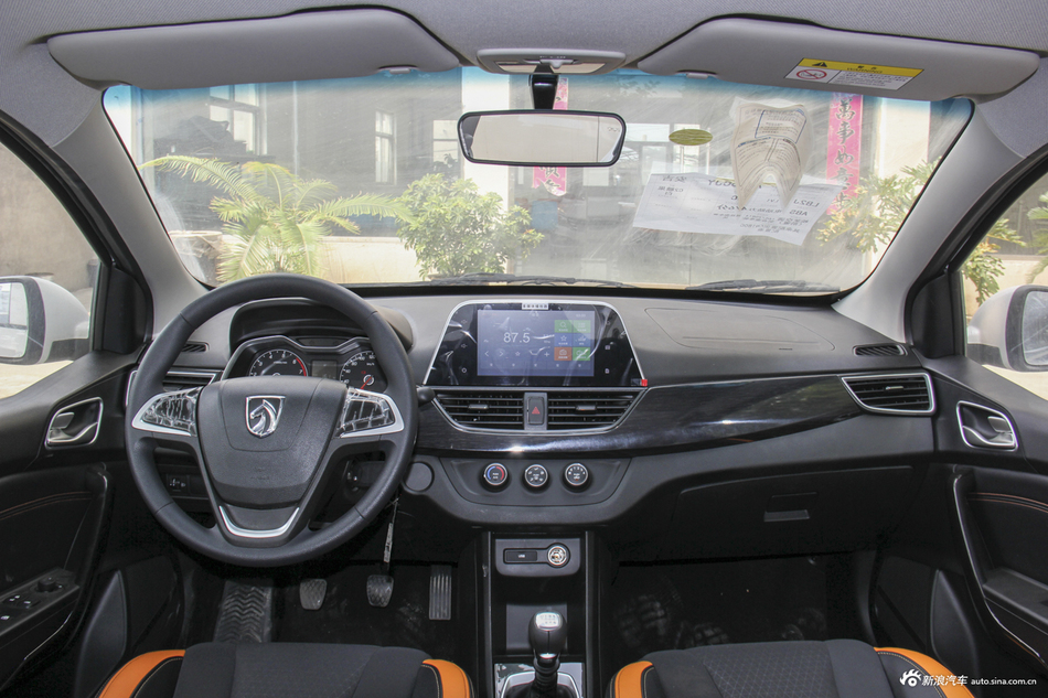 2017款宝骏310 1.5L手动舒适型