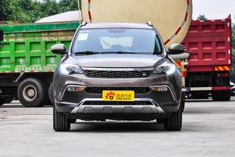 2015款猎豹CS10 2.0T手动风尚版 迪拜金