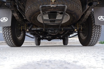 2016款战旗2.0L手动加长豪华型 三门版 国V