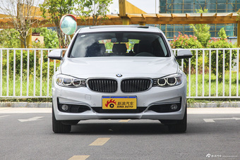 2016款宝马3系GT 320i 2.0T自动设计套装型 矿石白