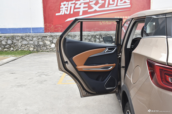 2017款众泰T300 1.5L手动豪华型