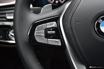 2018款宝马5系改款2.0T自动530Li领先型豪华套装