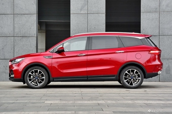 2018款君马S70 1.5T自动旗舰运动型