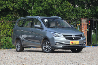 2017款宝骏730 1.8L iAMT豪华型7座