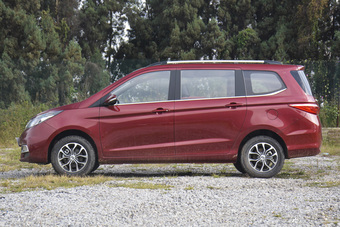 2016款长安欧尚1.5L手动精英型