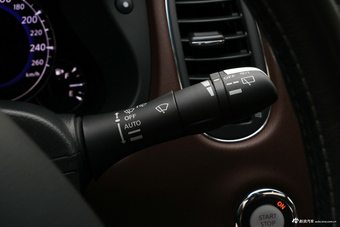 2015款英菲尼迪QX50 2.5L 自动豪华版