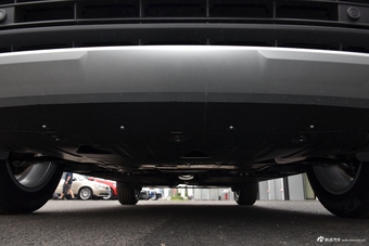 2019款沃尔沃XC40 2.0T四驱正午熔岩红T4